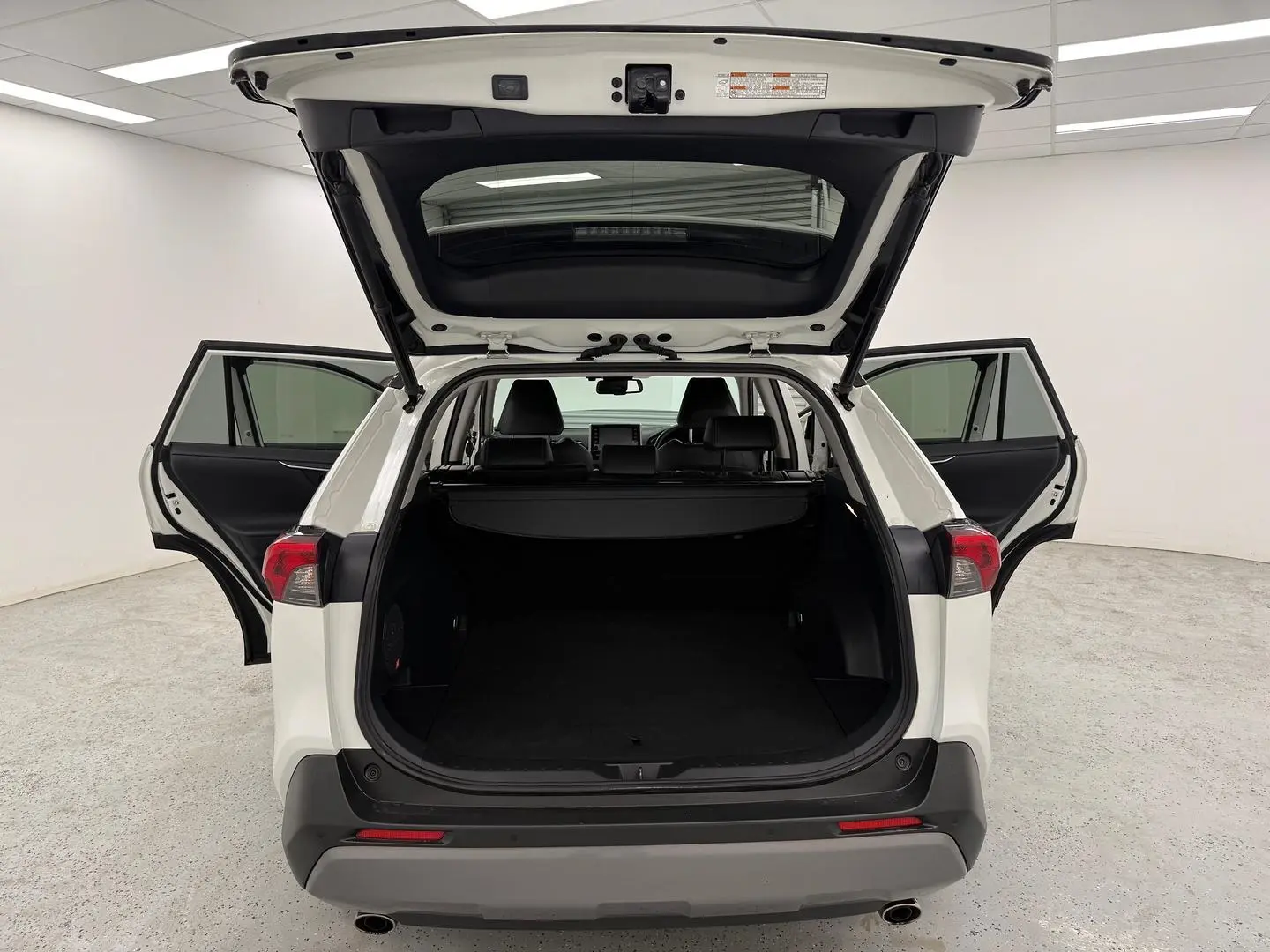 2020 Toyota RAV4 Gallery Image 11