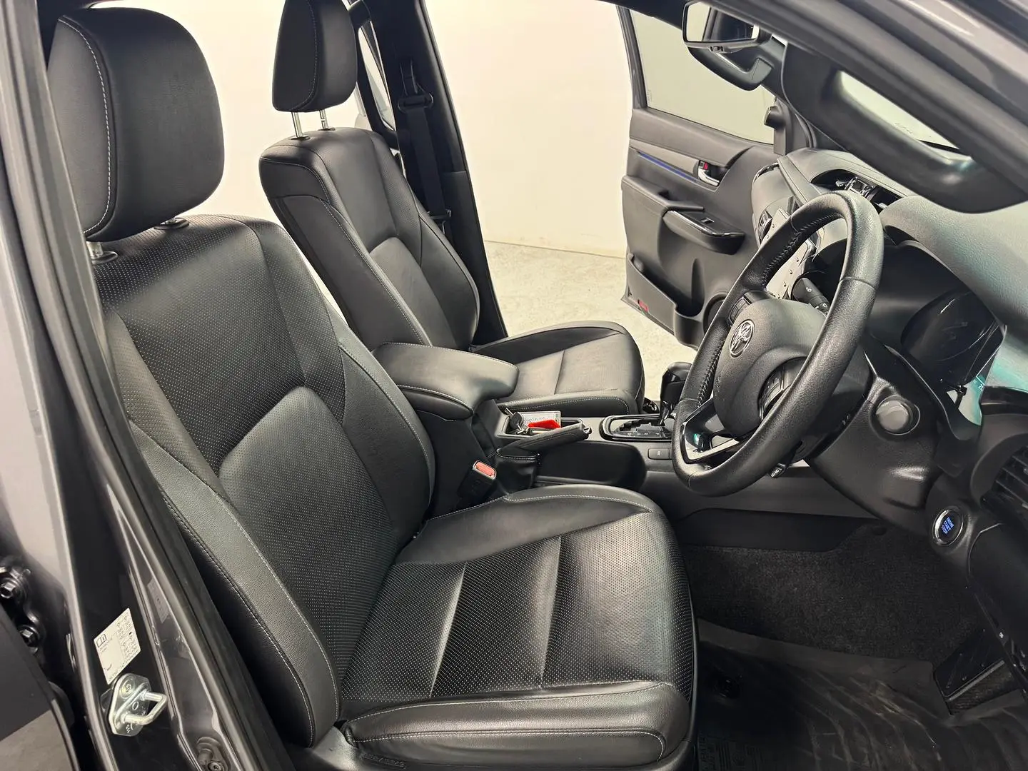 2023 Toyota Hilux Gallery Image 28