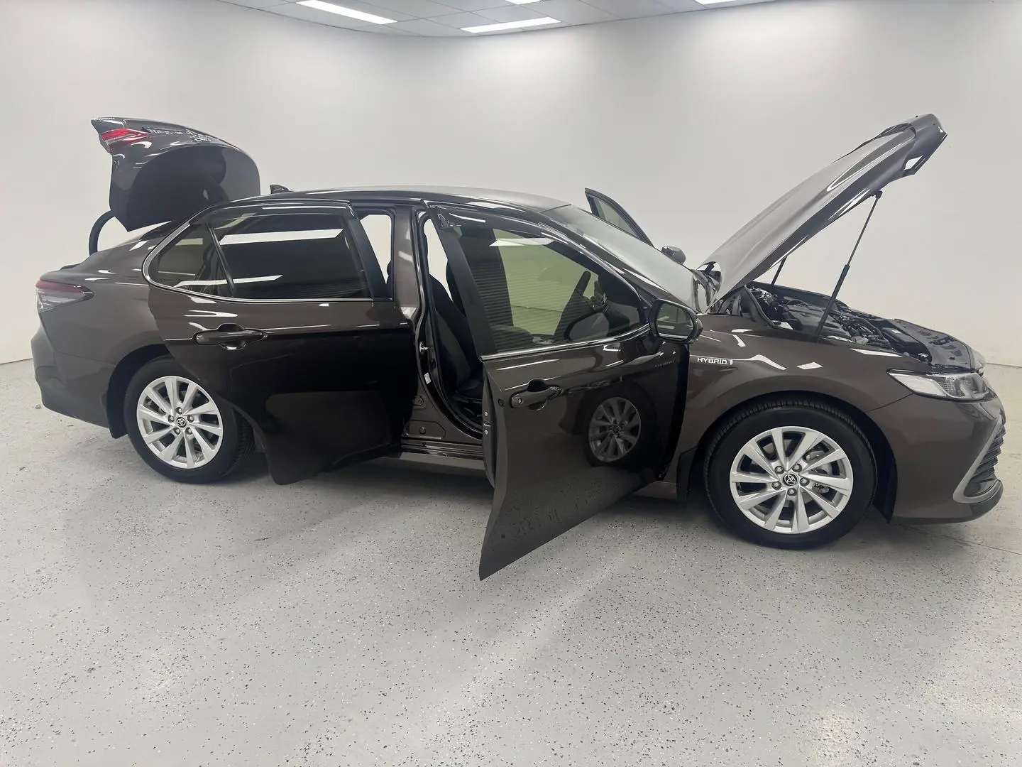 2024 Toyota Camry Gallery Image 8