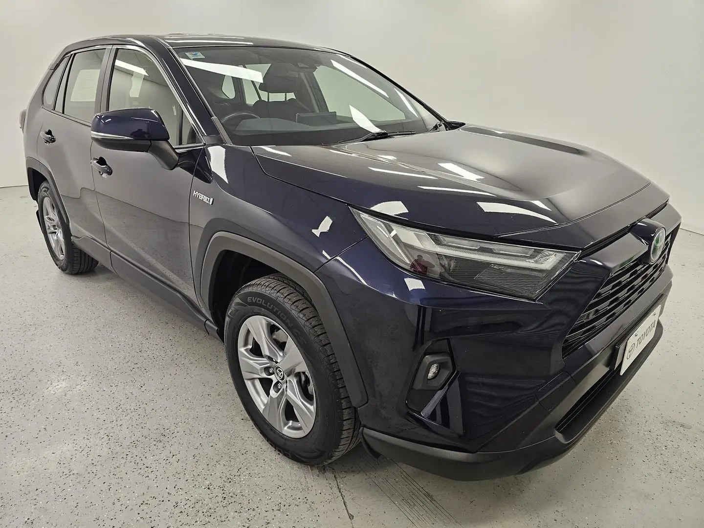 2022 Toyota RAV4 Gallery Image 1