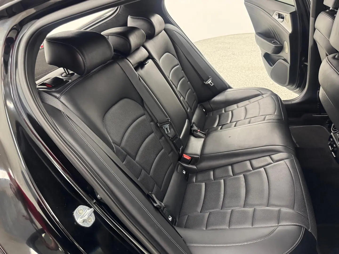 2022 Kia Stinger Gallery Image 28