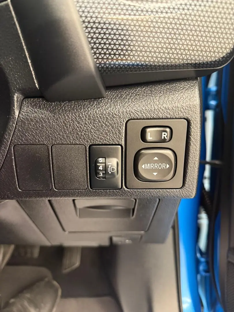 2016 Toyota Corolla Gallery Image 28