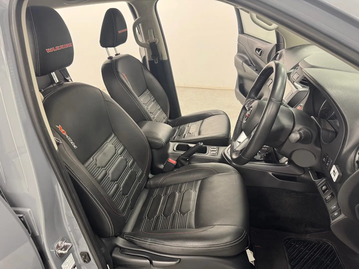 2021 Nissan Navara Gallery Image 26