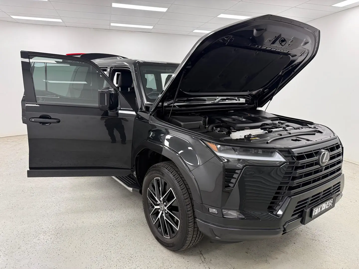 2025 Lexus GX Gallery Image 27