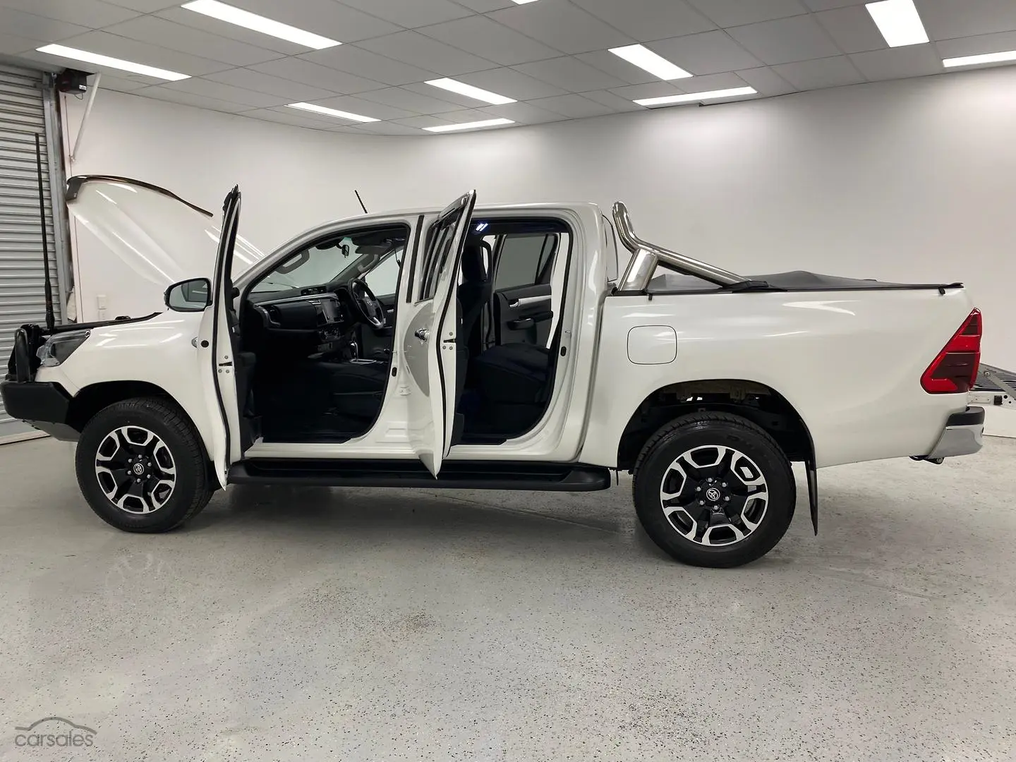 2020 Toyota Hilux Image 14