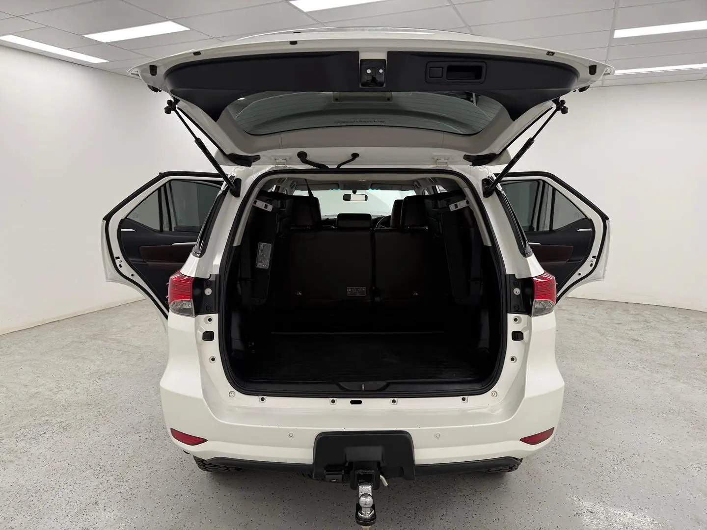 2019 Toyota Fortuner Gallery Image 12