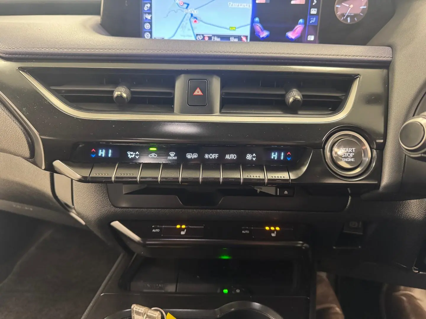 2021 Lexus UX Gallery Image 24