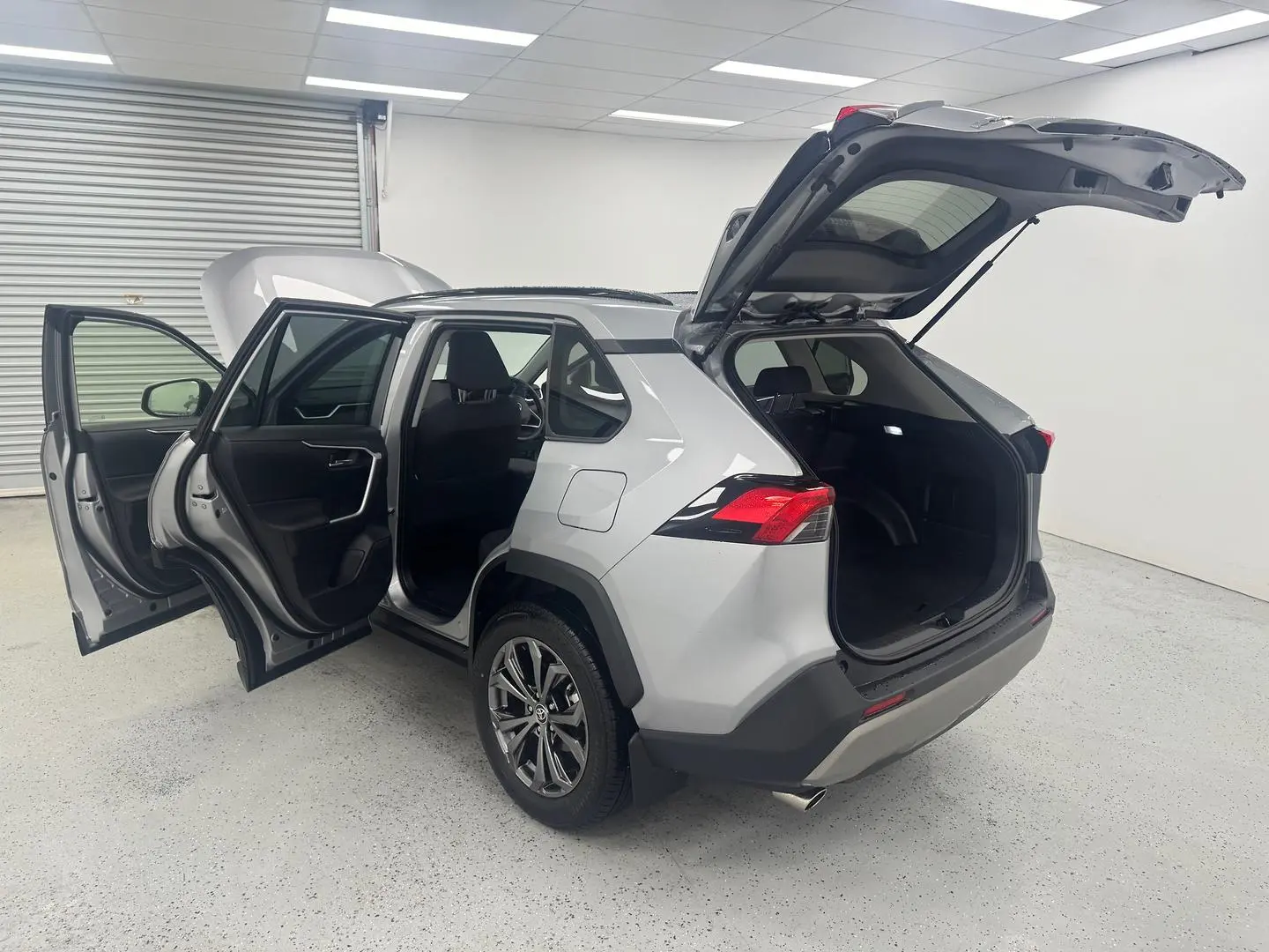 2022 Toyota RAV4 Gallery Image 10