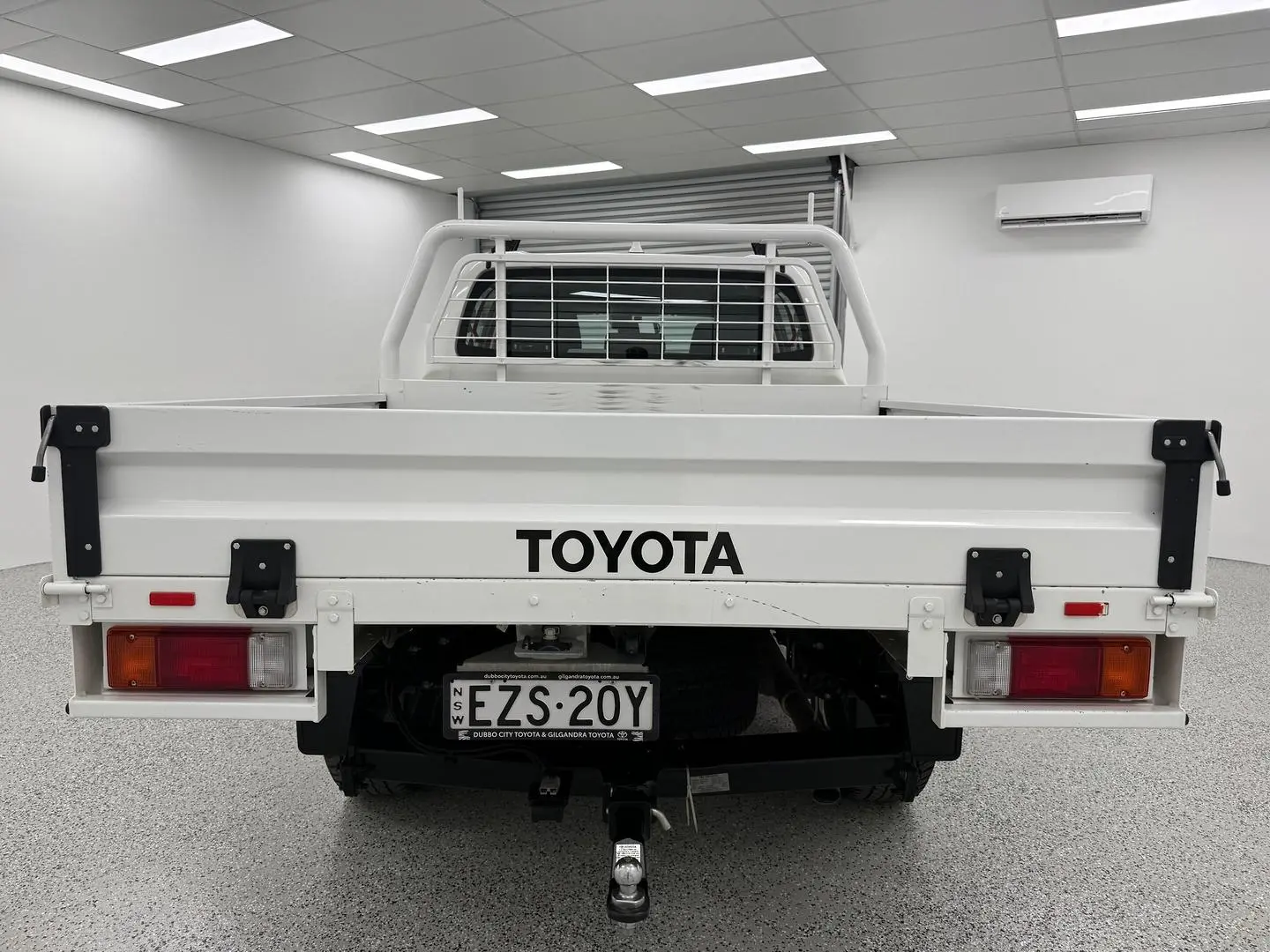 2023 Toyota Hilux Gallery Image 4