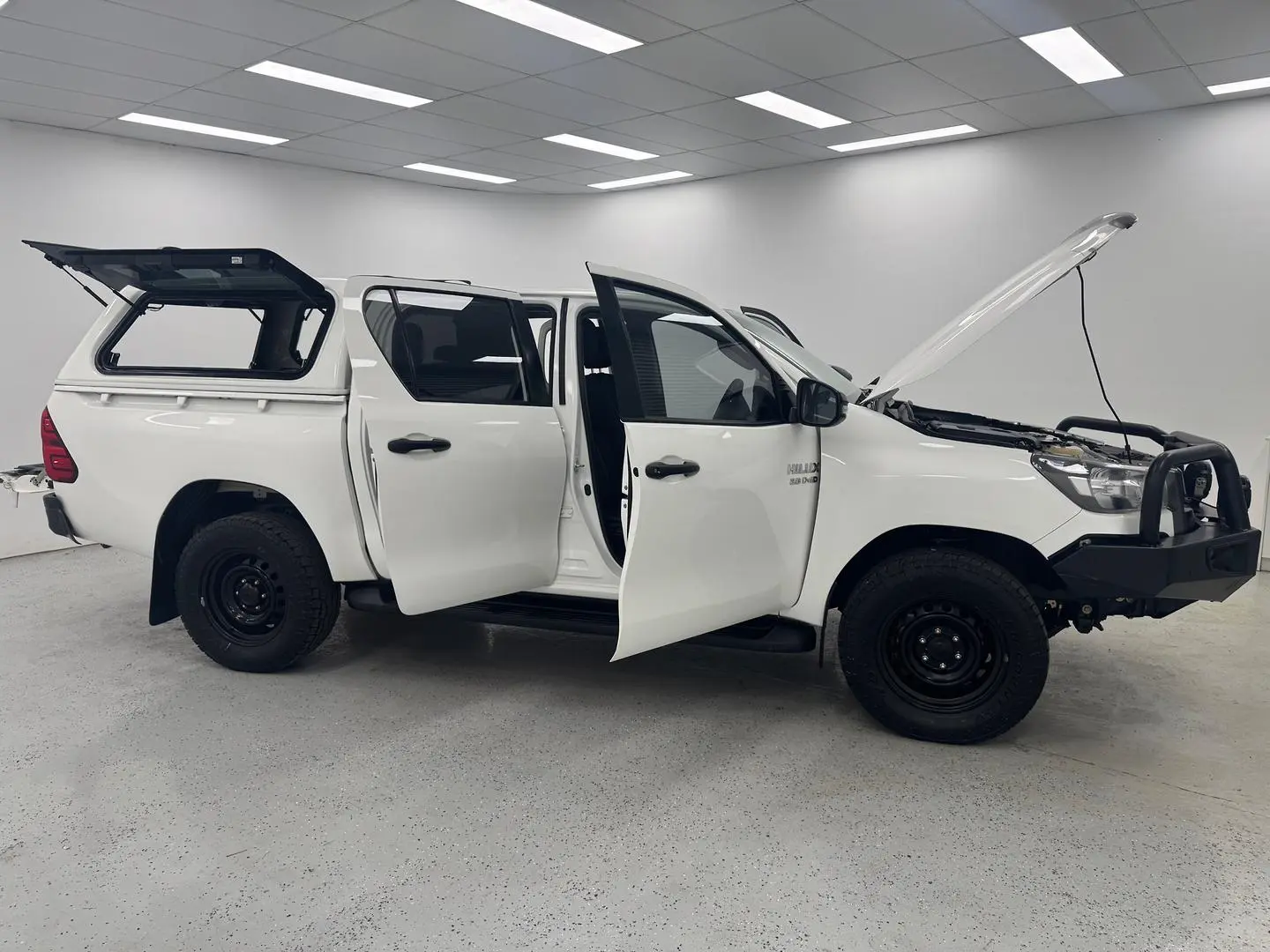 2021 Toyota Hilux Gallery Image 8