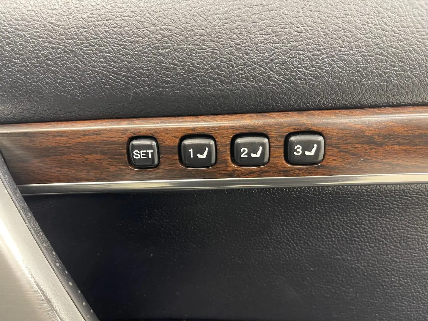 2019 Toyota Landcruiser Gallery Image 24