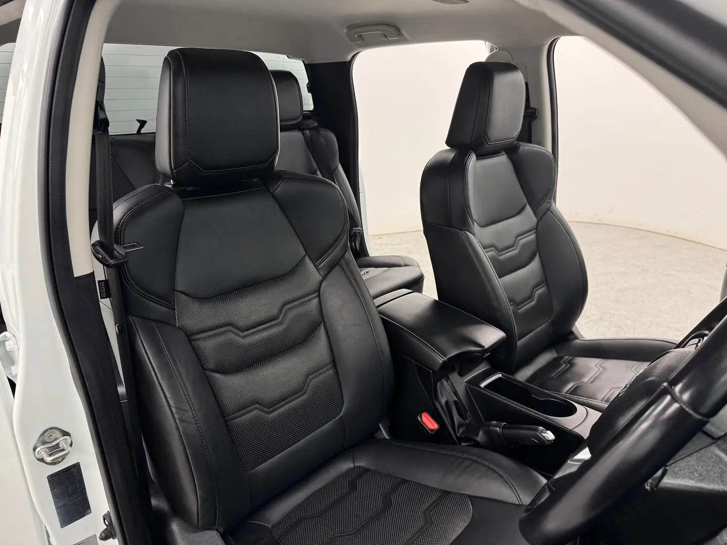 2024 Isuzu D-MAX Gallery Image 22