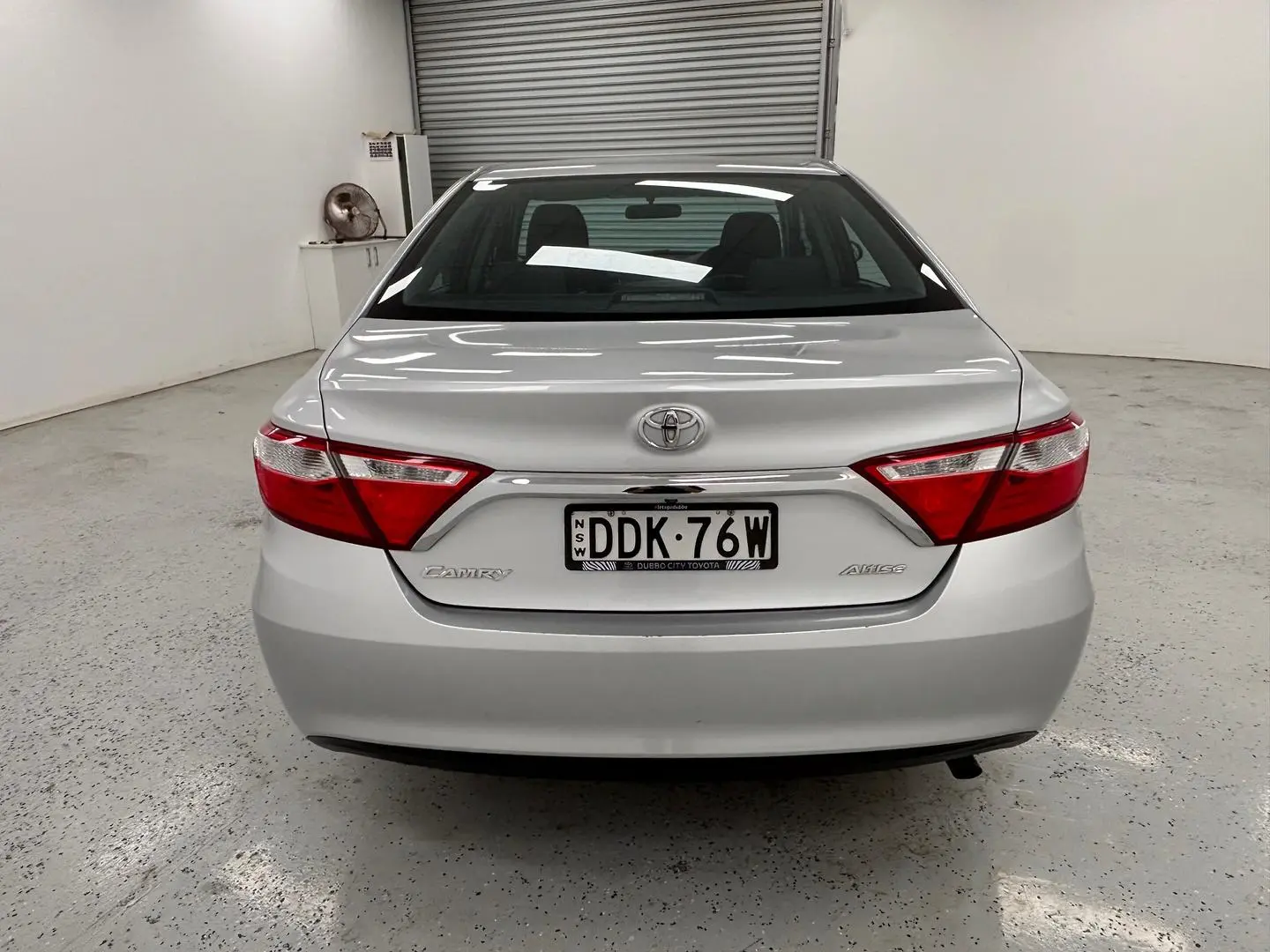 2016 Toyota Camry Gallery Image 4