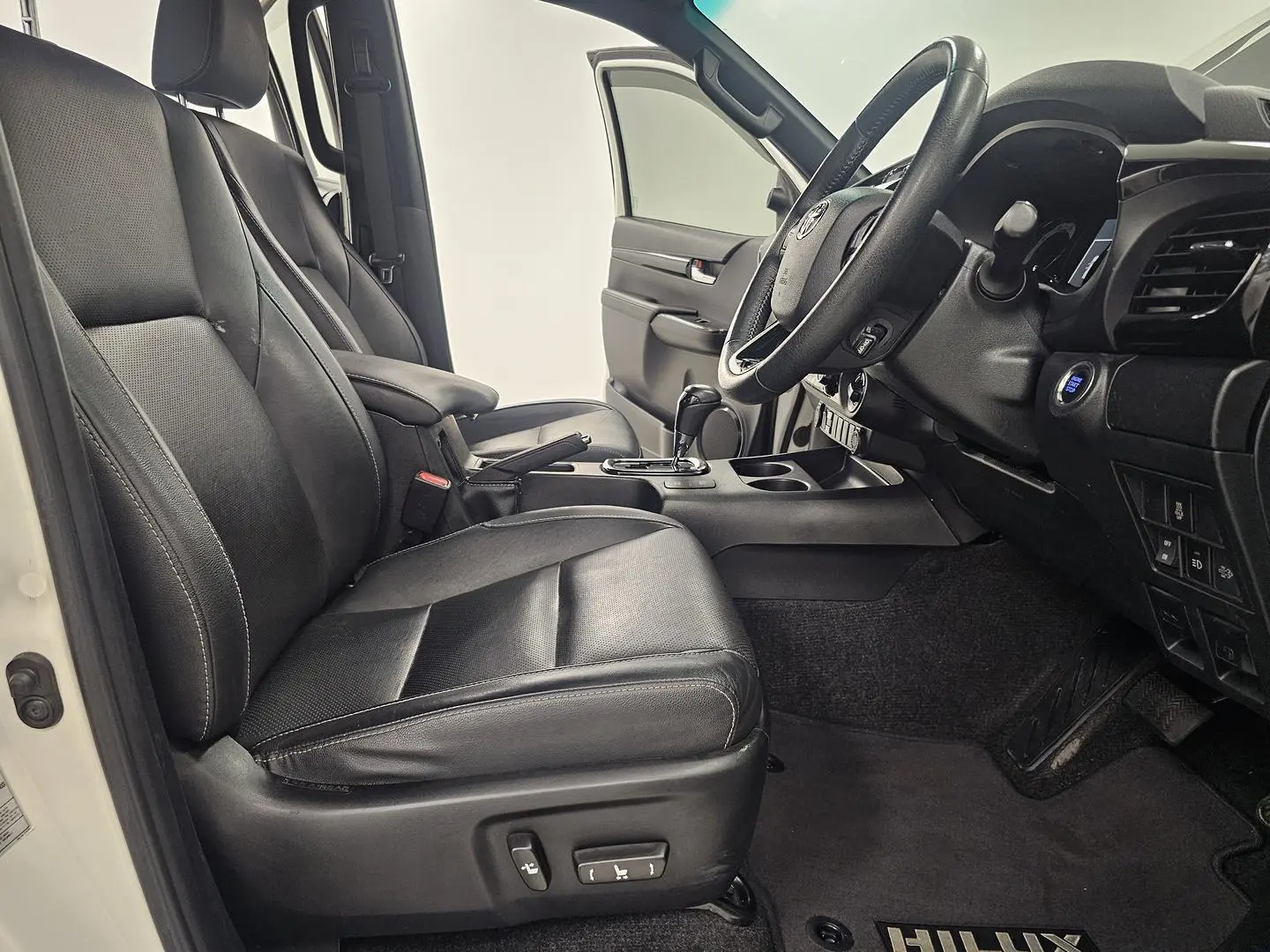 2019 Toyota Hilux Gallery Image 23