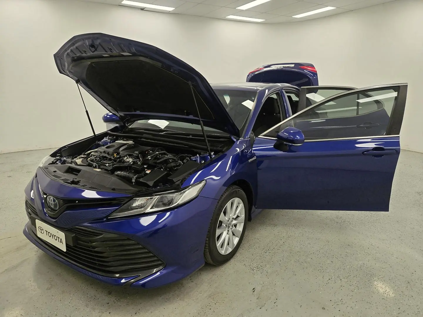 2020 Toyota Camry Gallery Image 14