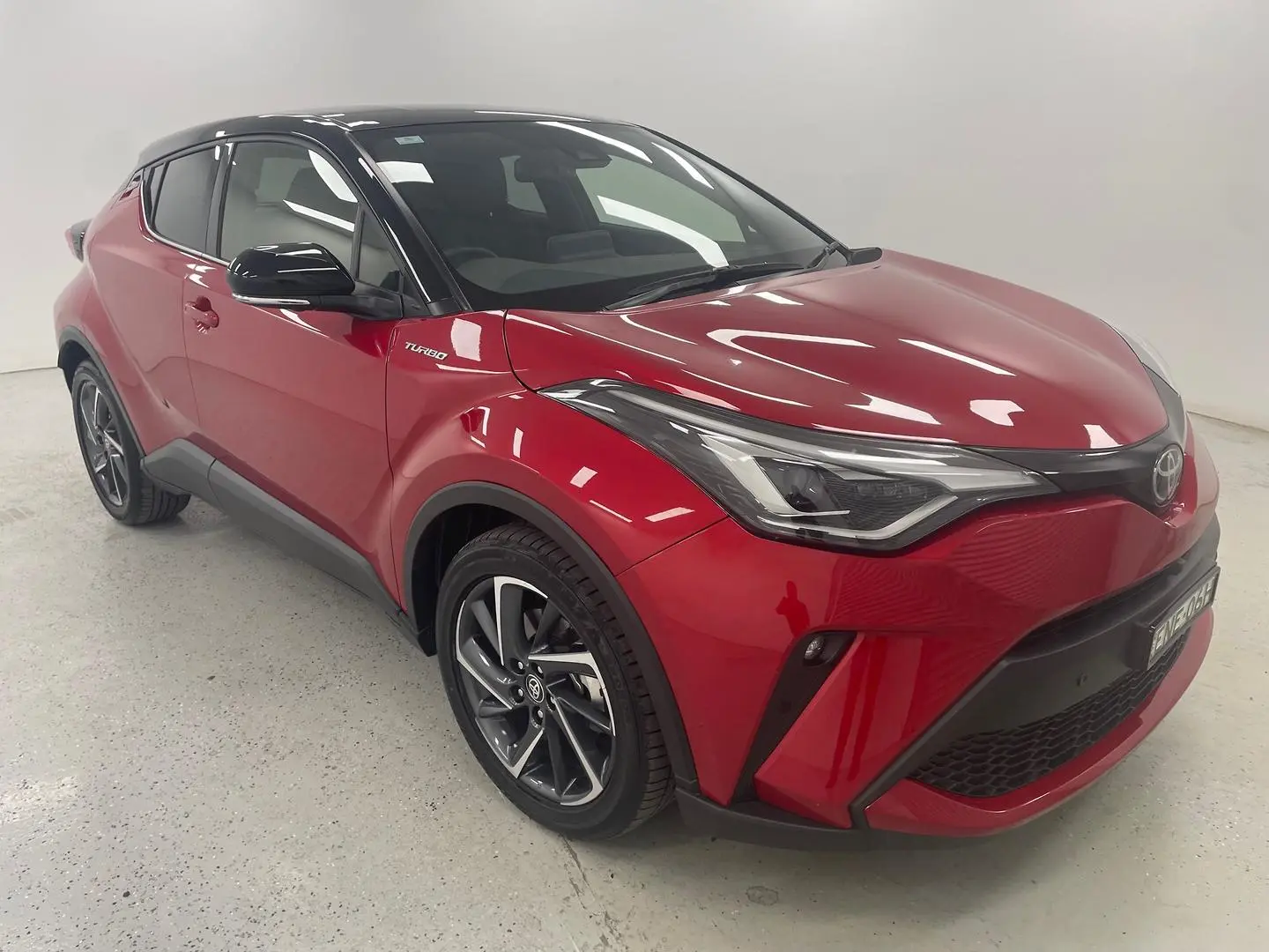 2021 Toyota C-Hr Gallery Image 1