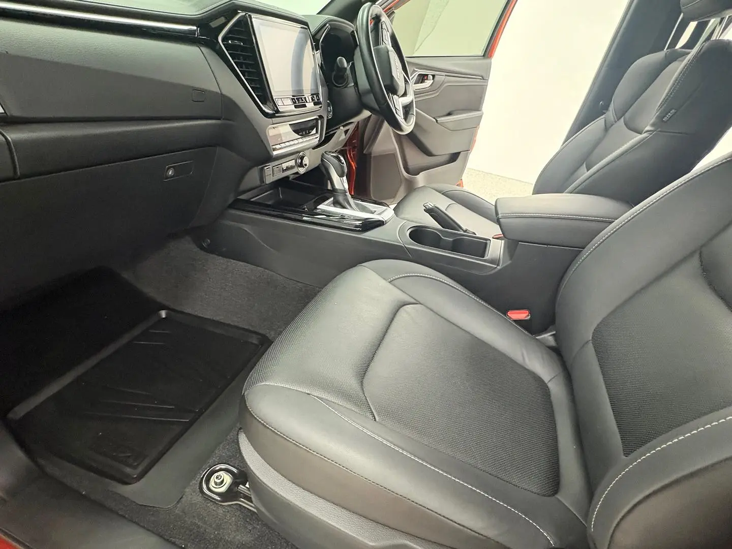 2021 Isuzu D-MAX Gallery Image 19