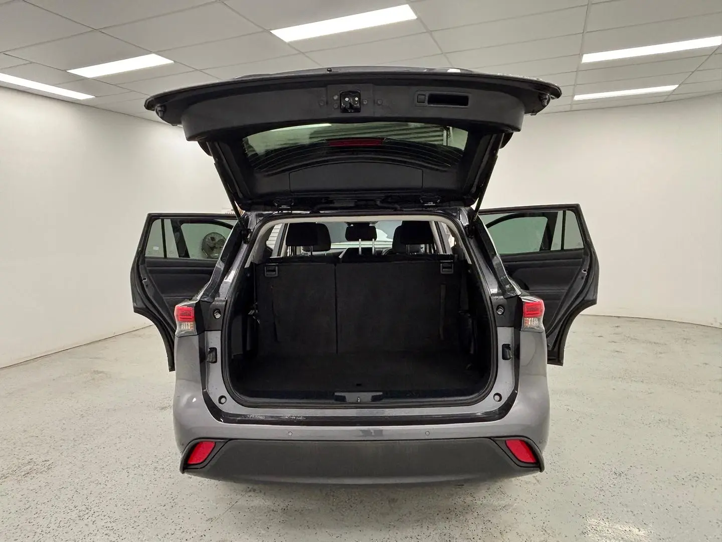 2023 Toyota Kluger Gallery Image 11