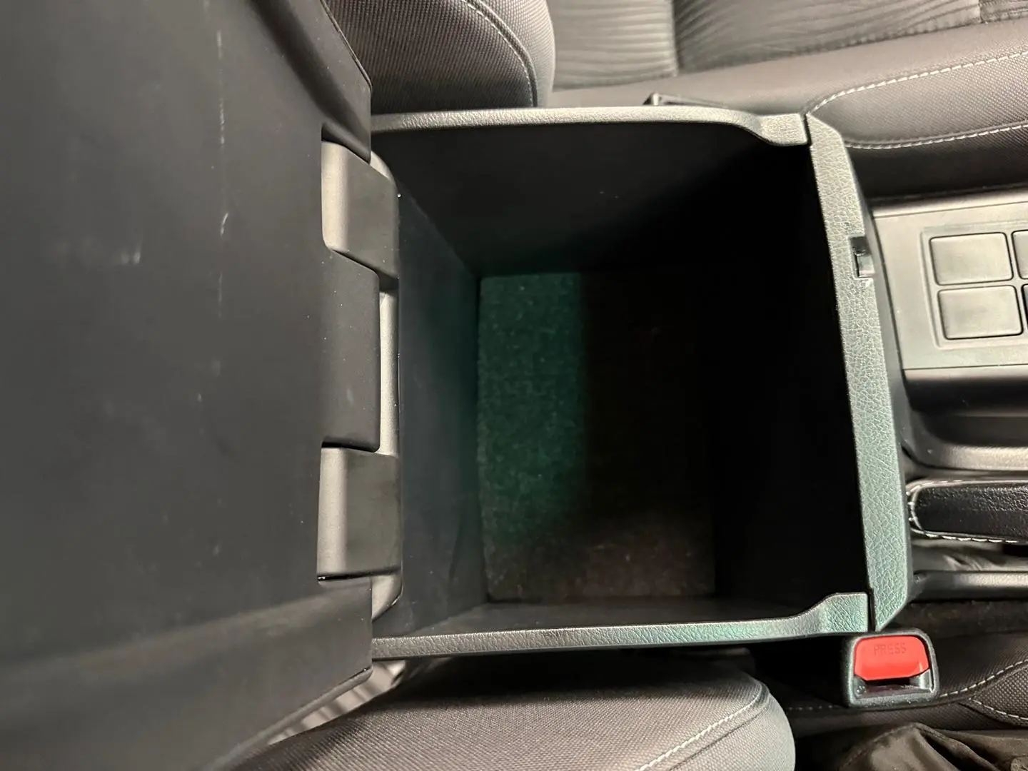 2024 Toyota Fortuner Gallery Image 37