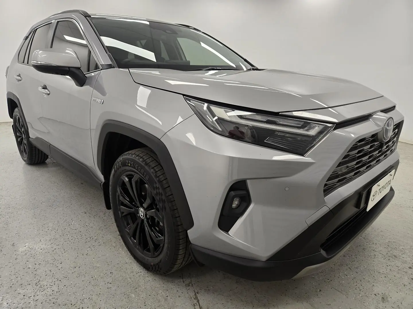 2022 Toyota RAV4 Gallery Image 1