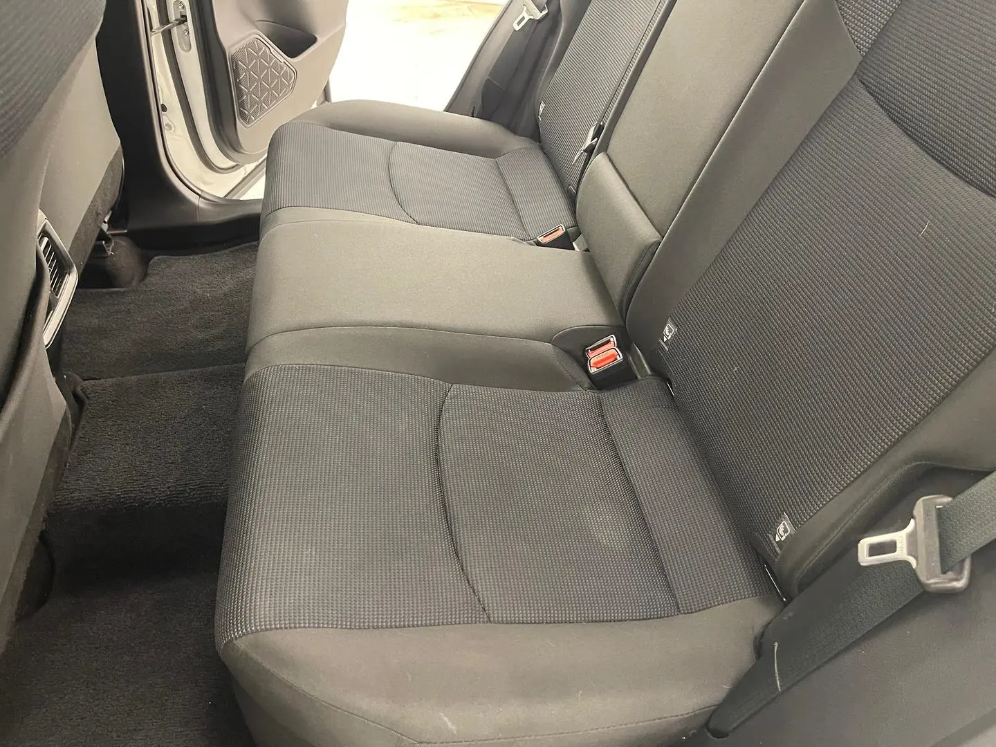 2024 Toyota RAV4 Gallery Image 18