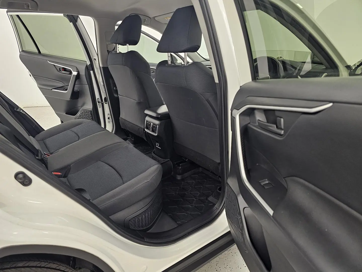 2022 Toyota RAV4 Gallery Image 21