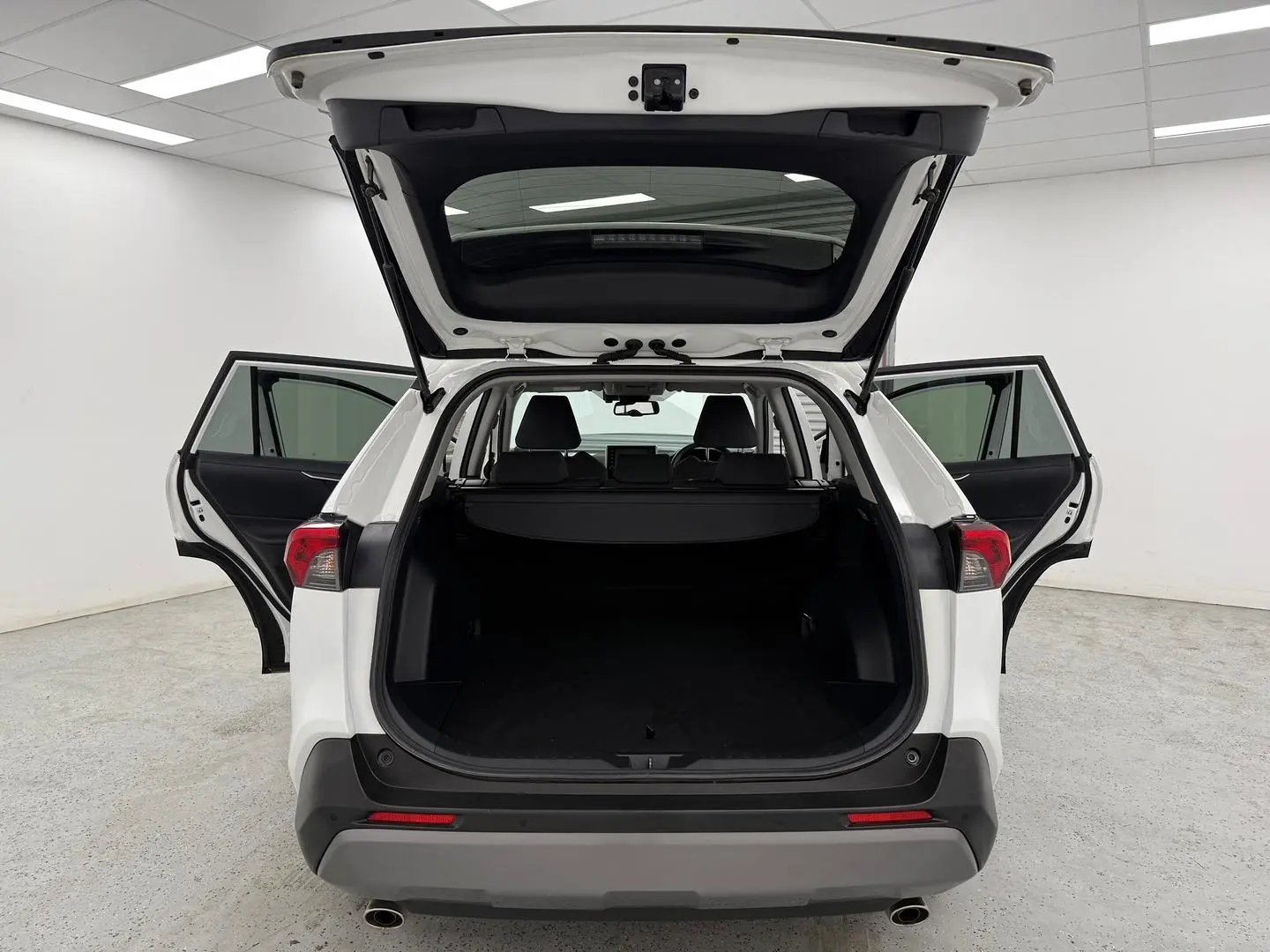 2020 Toyota RAV4 Gallery Image 13