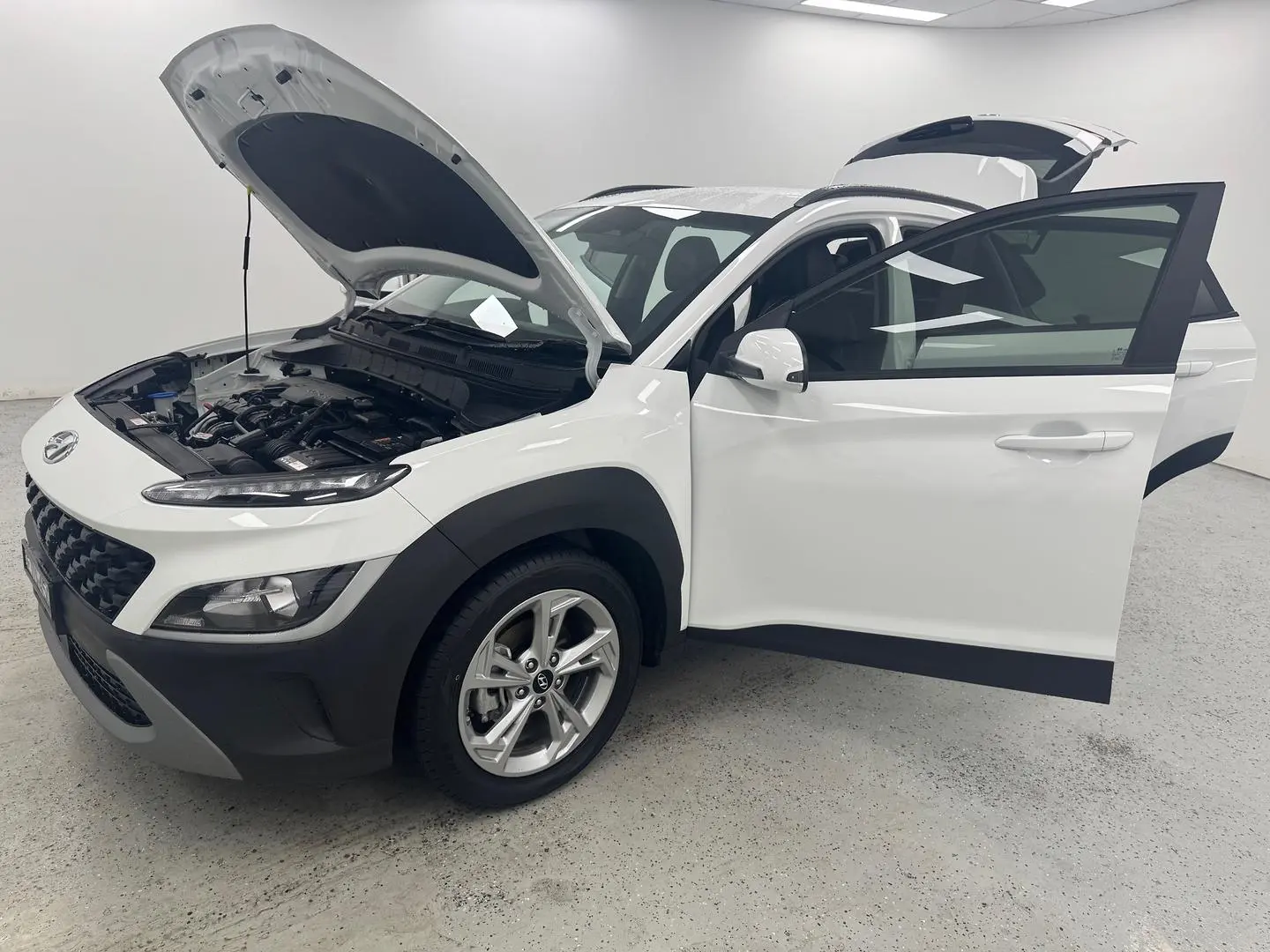 2022 Hyundai Kona Gallery Image 12