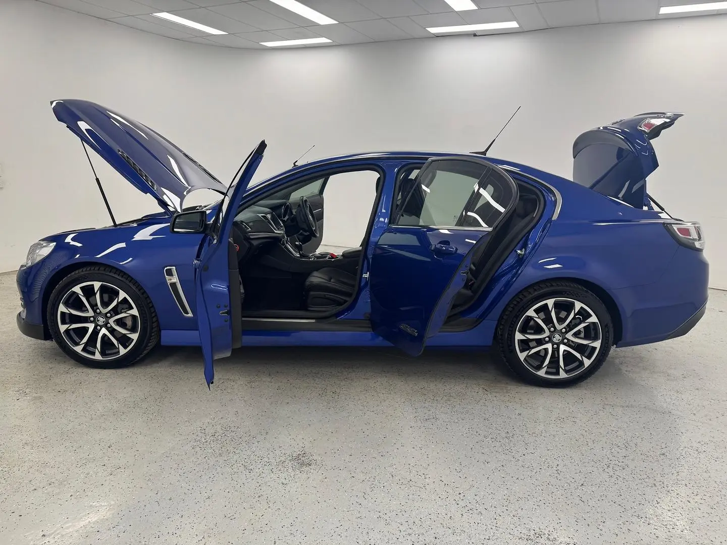 2016 Holden Commodore Gallery Image 11