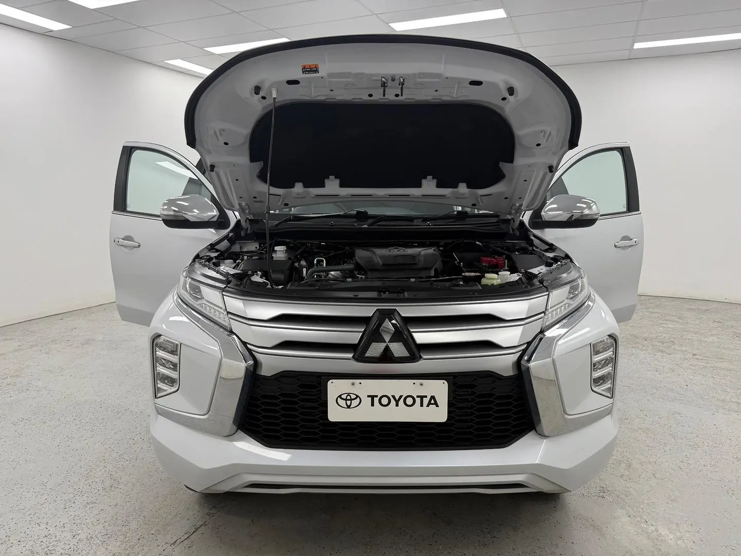 2023 Mitsubishi Pajero Sport Gallery Image 23