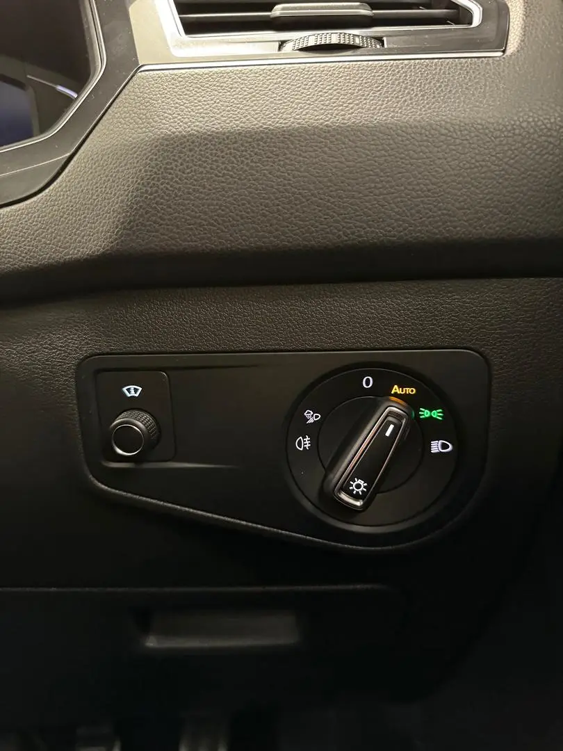 2021 Volkswagen Tiguan Gallery Image 32