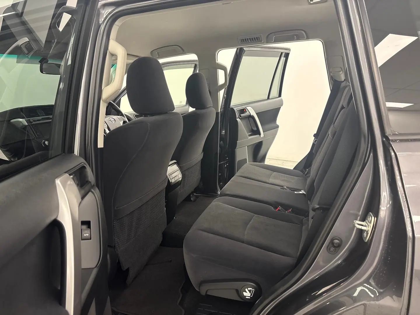 2015 Toyota Landcruiser Prado Gallery Image 19