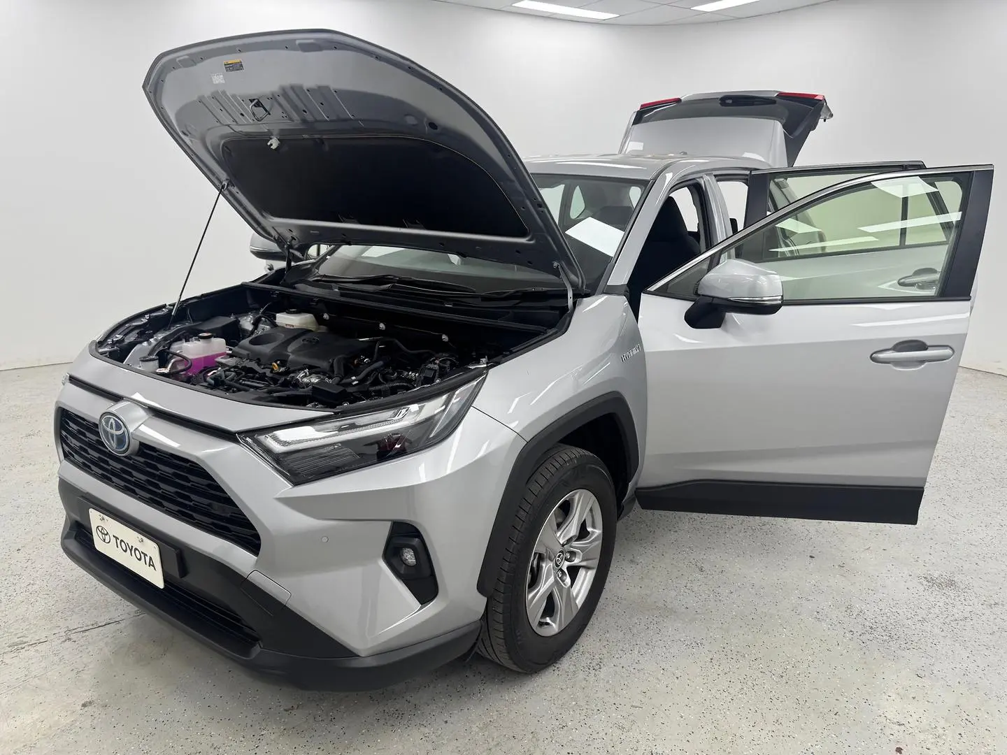 2024 Toyota RAV4 Gallery Image 12