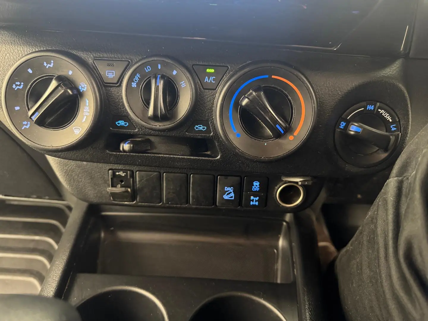 2021 Toyota Hilux Gallery Image 22