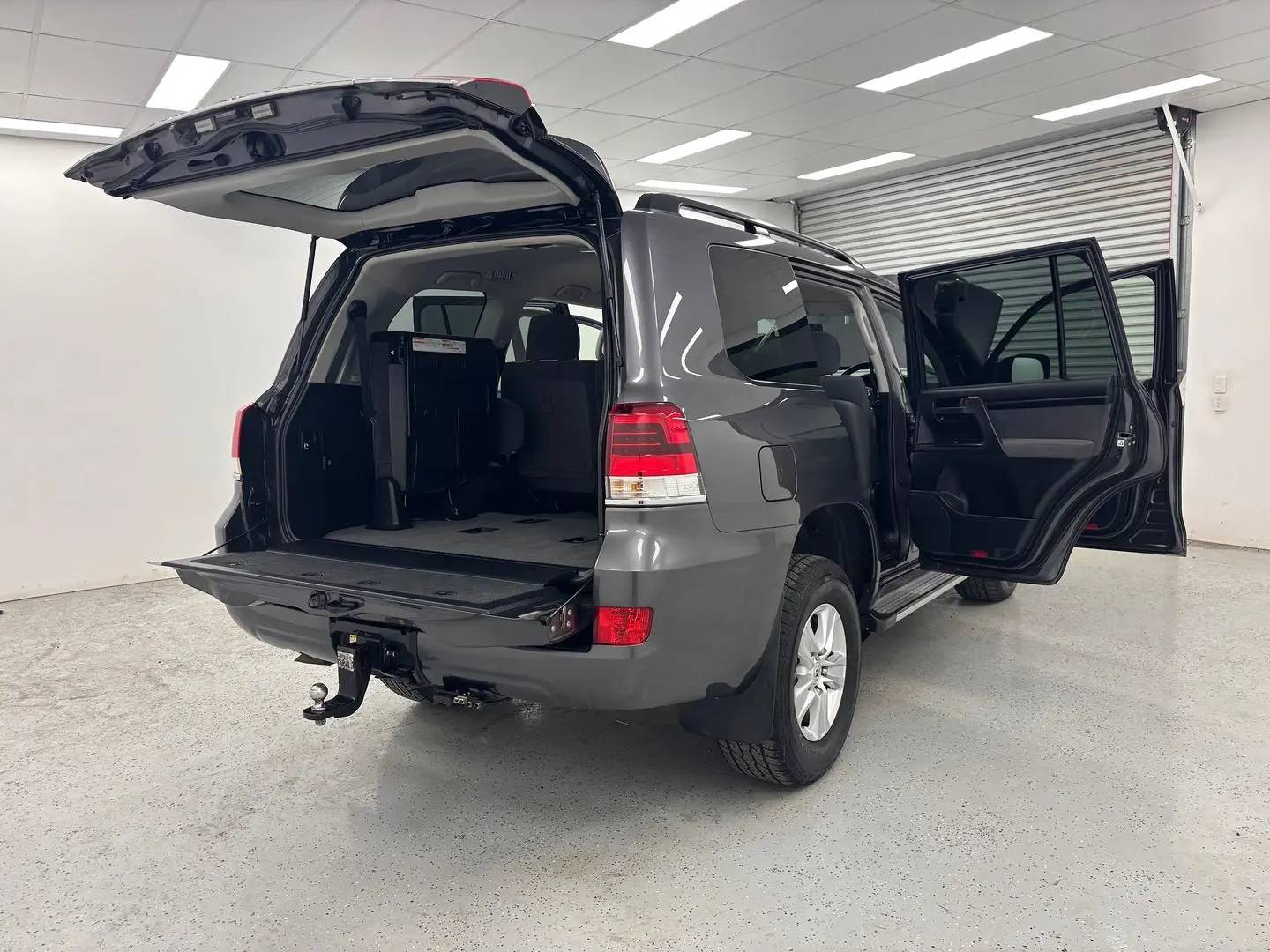 2017 Toyota Landcruiser Gallery Image 10
