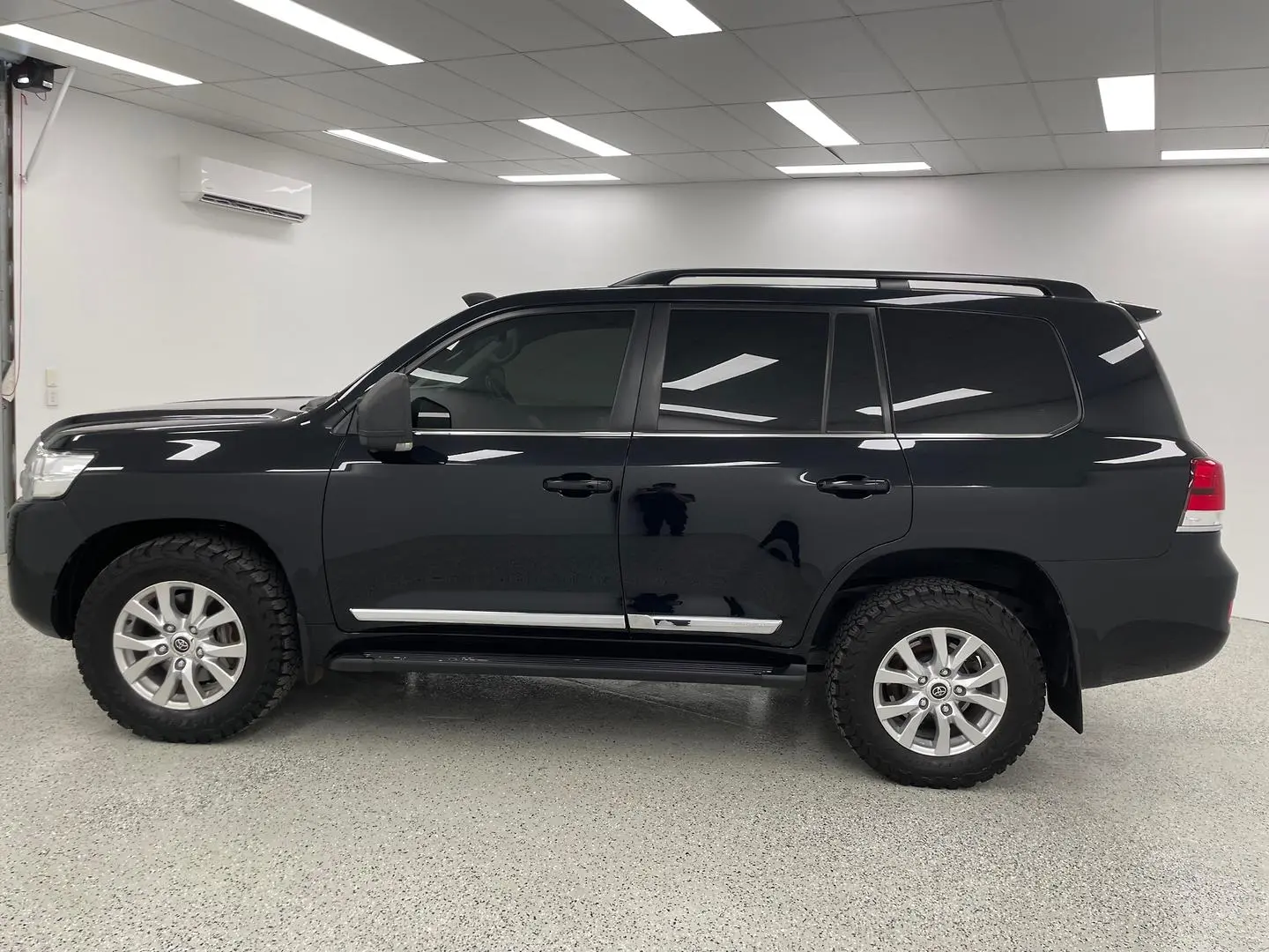 2020 Toyota Landcruiser Gallery Image 6