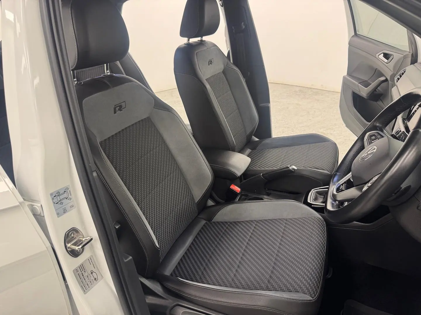 2021 Volkswagen T-Cross Gallery Image 25