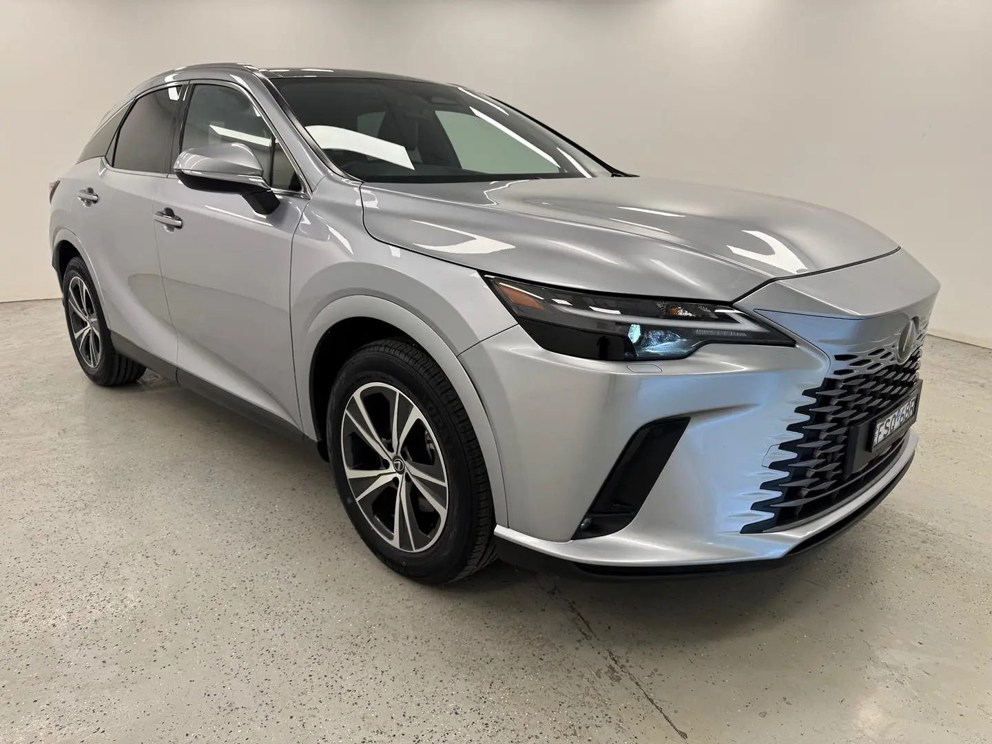 2023 Lexus RX Gallery Image 1