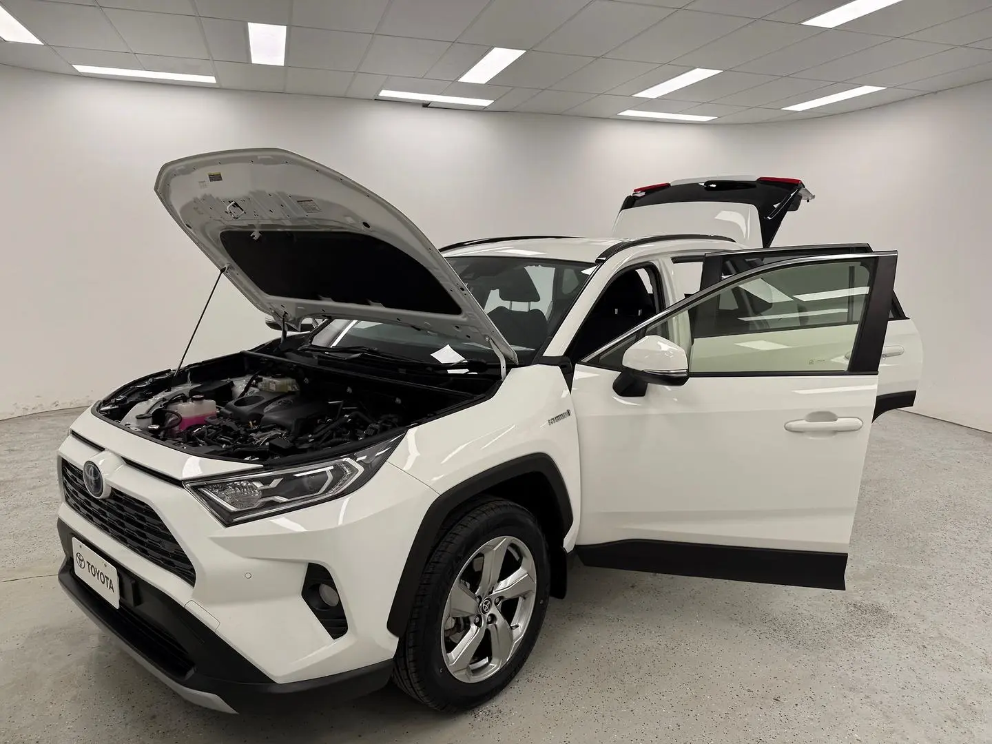 2020 Toyota RAV4 Gallery Image 10