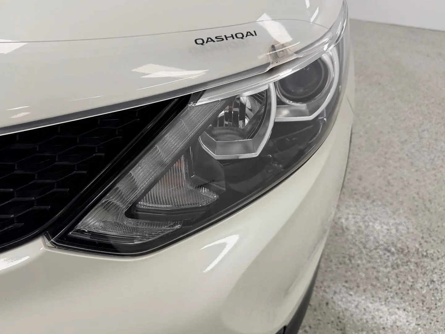 2017 Nissan QASHQAI Gallery Image 28