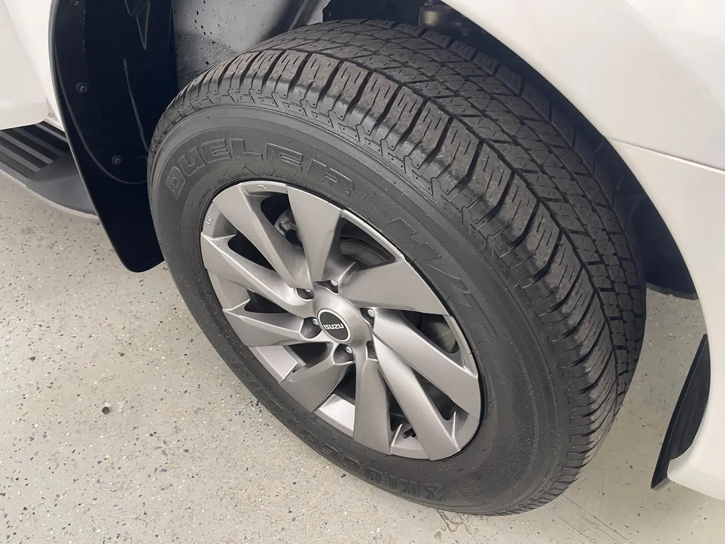 2021 Isuzu MU-X Gallery Image 16