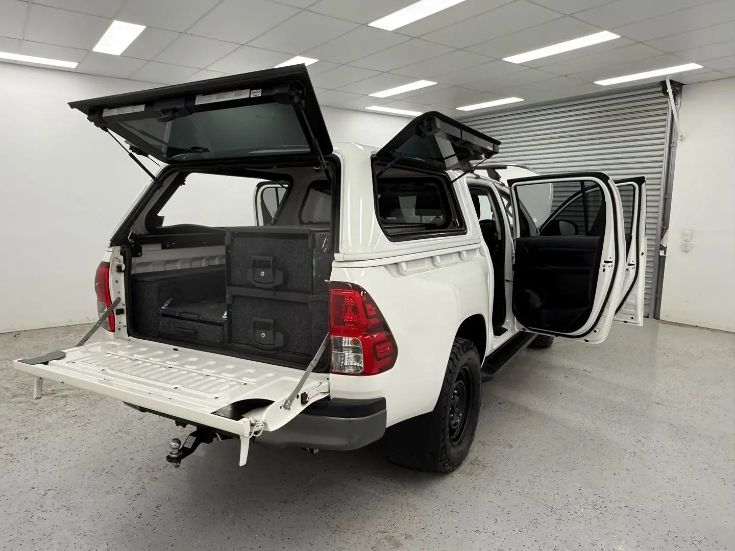2020 Toyota Hilux Gallery Image 18