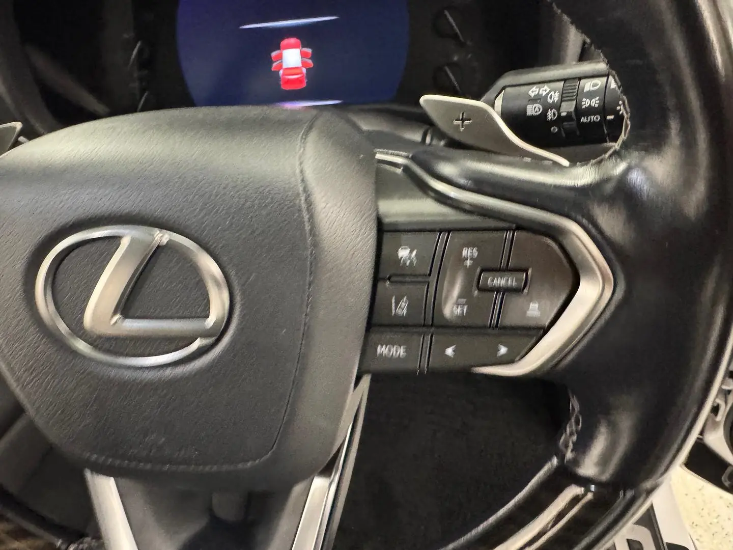 2022 Lexus LX Gallery Image 18