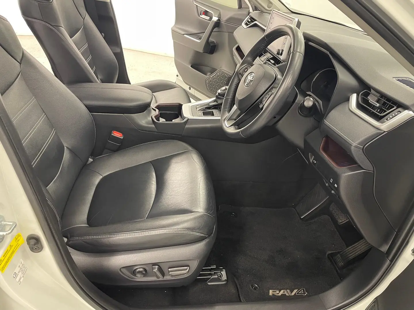 2020 Toyota RAV4 Gallery Image 22