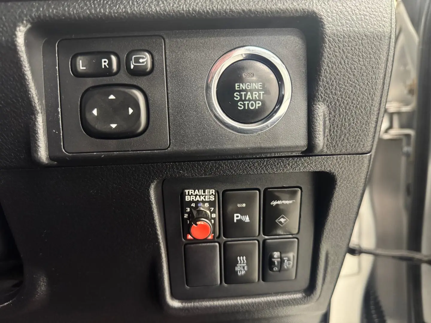 2015 Toyota Landcruiser Prado Gallery Image 17