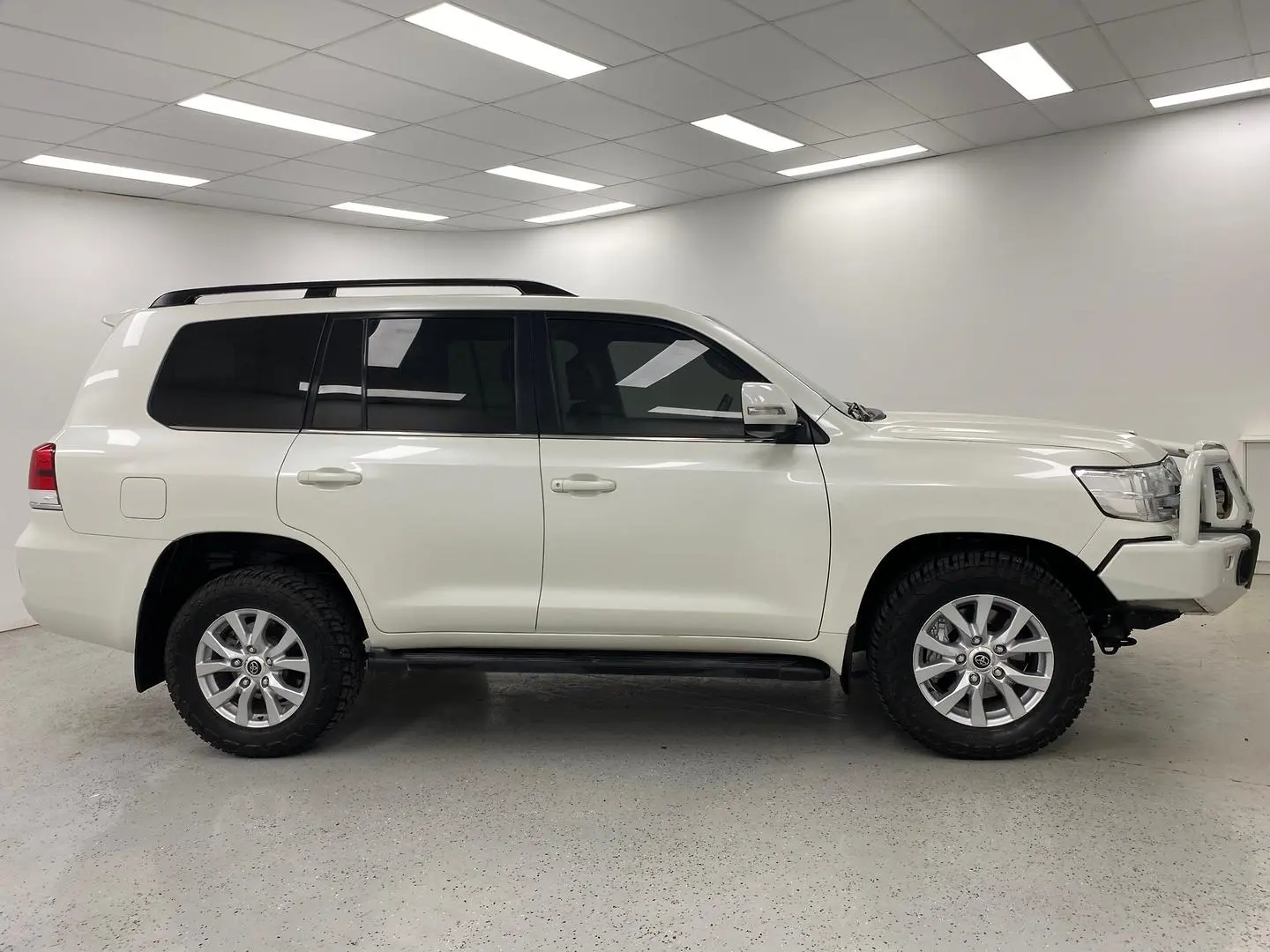 2019 Toyota Landcruiser Gallery Image 2