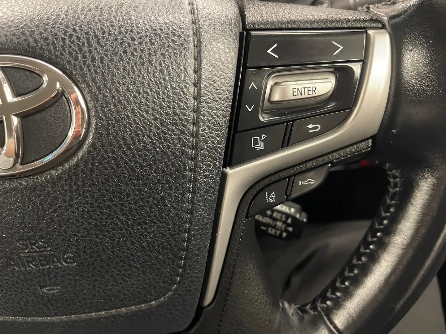 2017 Toyota Landcruiser Prado Gallery Image 31