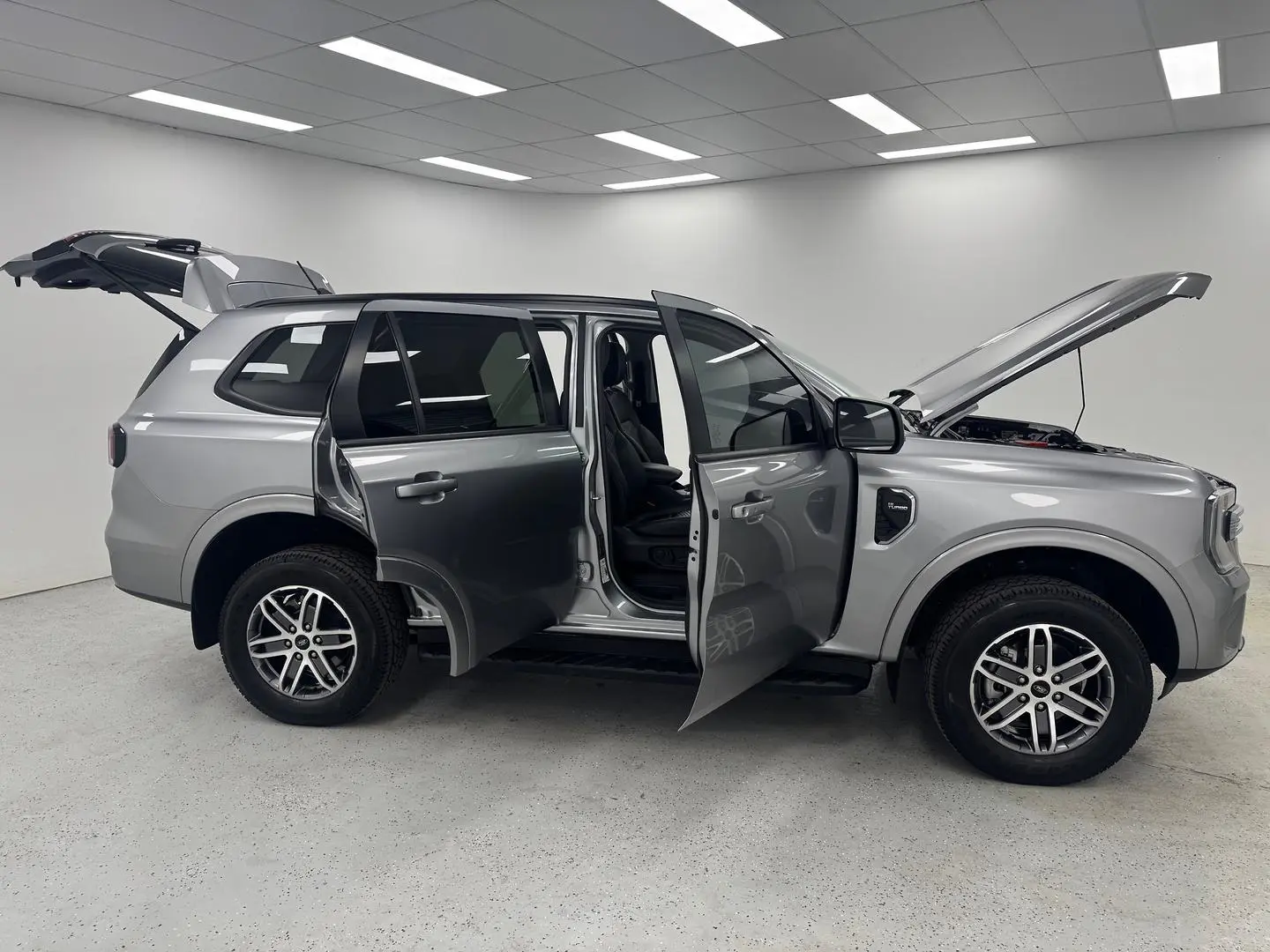 2023 Ford Everest Gallery Image 8