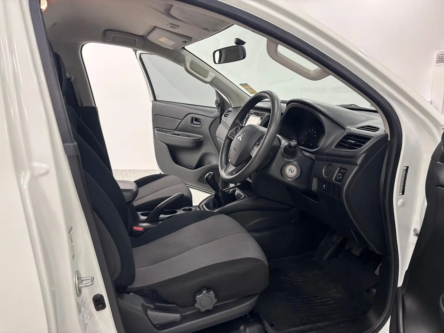 2021 Mitsubishi Triton Gallery Image 20