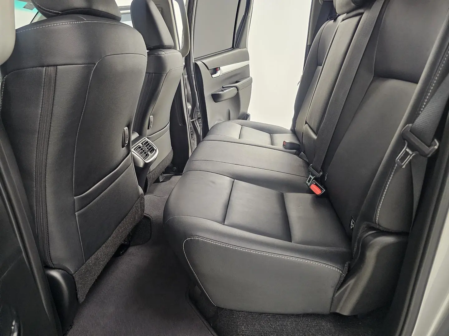 2021 Toyota Hilux Gallery Image 15